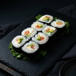 Salmon Avo Chs Maki (8pcs