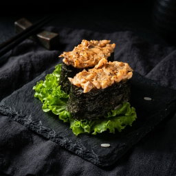 SALMON MENTAI GUNKAN