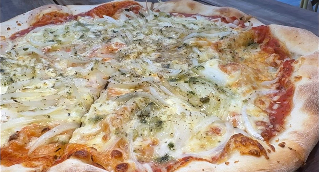 ENCEBOLLADA / ONION-STUFFED