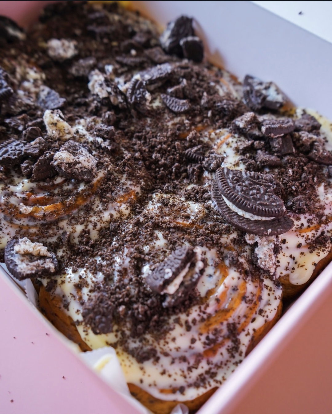 6 Oreo Cinnamon rolls