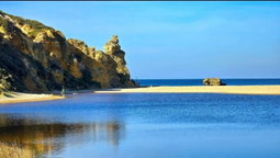 DAY TOUR - The Iconic 12 Apostles & Great Ocean Road Scenic View Drive 