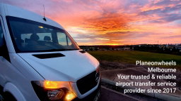DAY TOUR - The Iconic 12 Apostles & Great Ocean Road Scenic View Drive 