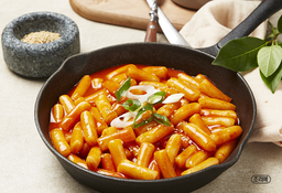 Korean Spicy Topokki (Rice Cake) 국민학교떡볶이 トッポッキ