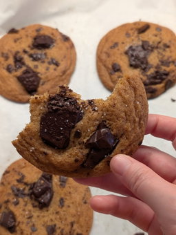 Dark Choc Chunk Sea Salt Cookies (box of 6)
