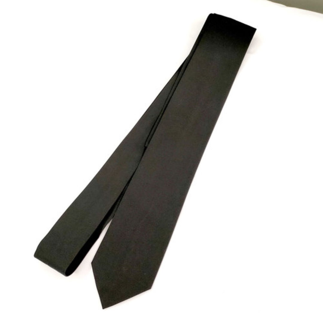 Dasi Hitam