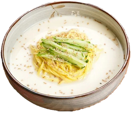 직접갈은콩국수 Cold soybean noodle