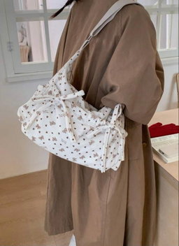 Cozy bow bag