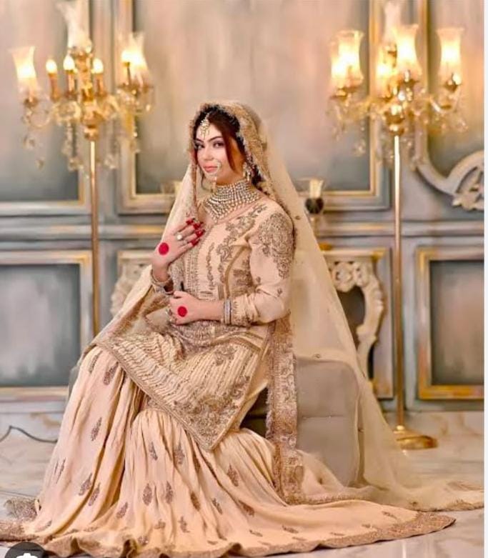 Cassical Old School Bridal Wear