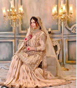 Cassical Old School Bridal Wear