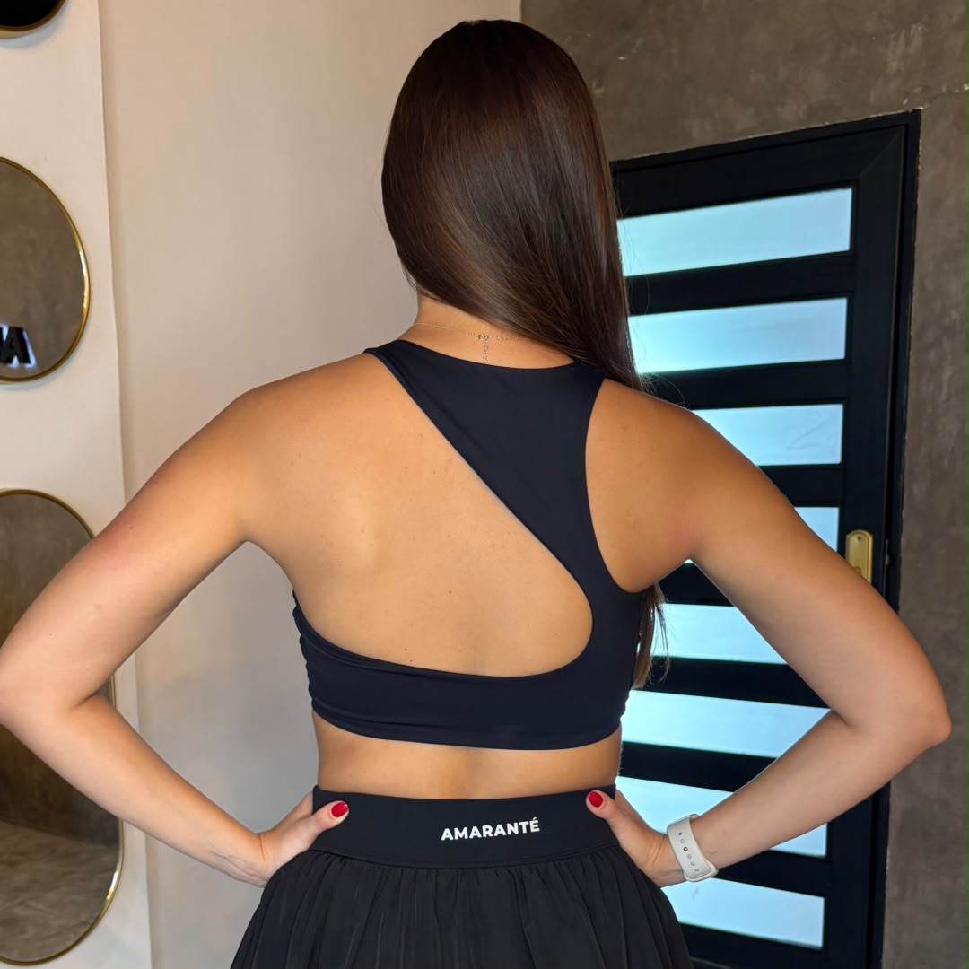 Top asimetrico negro