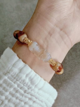 CEO Chitipati × Caramel Tiger Tooth Bracelet