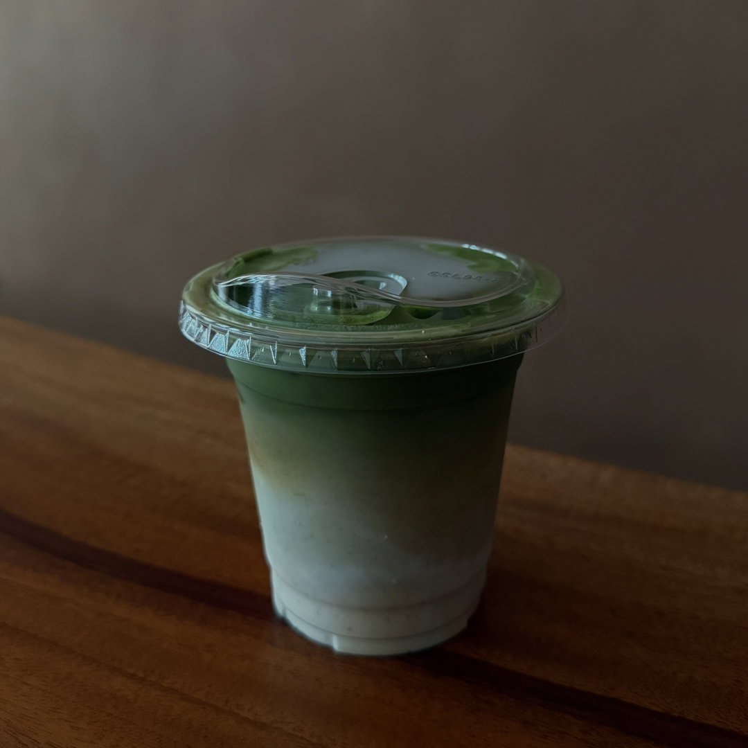 dirty matcha (iced)