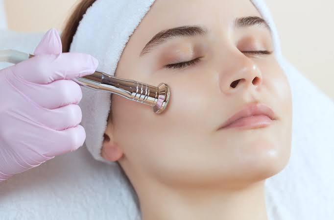 Diamond Sculpt Facial