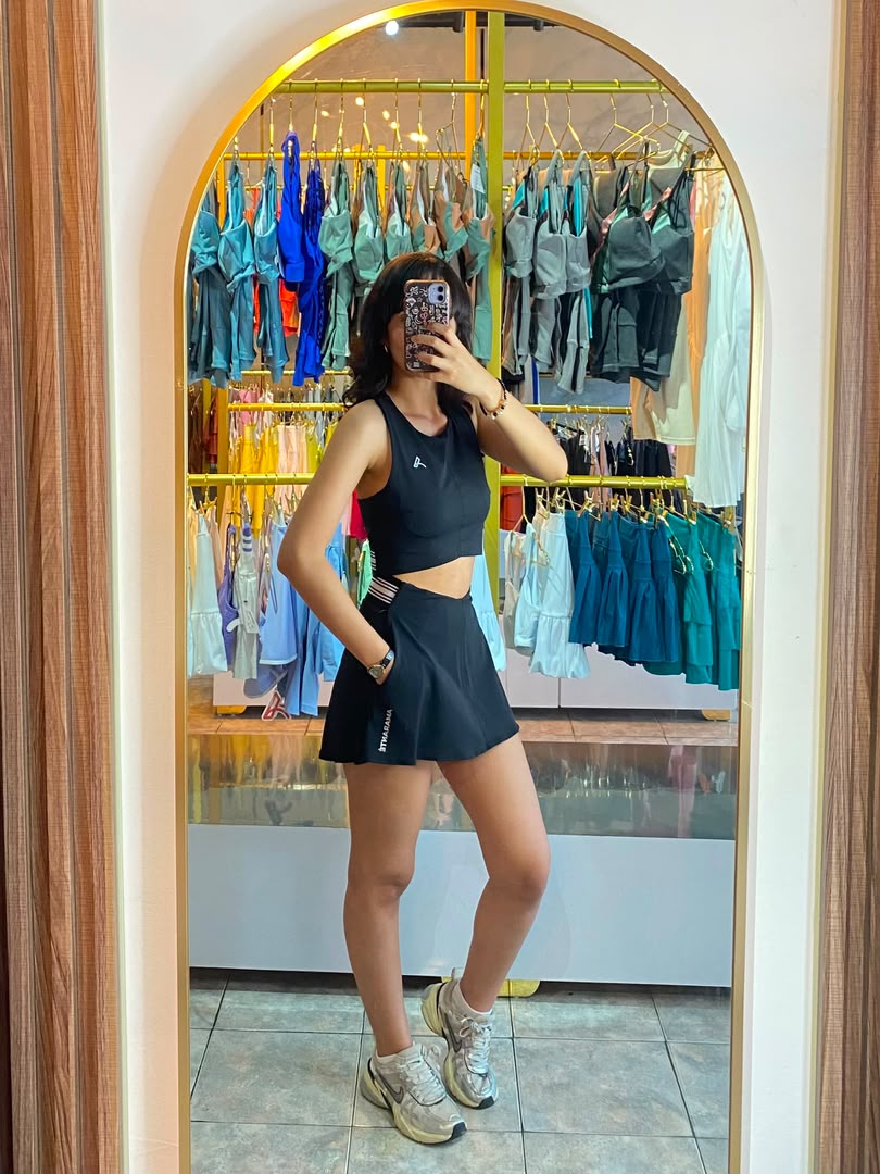 Top y falda lisa negra_1