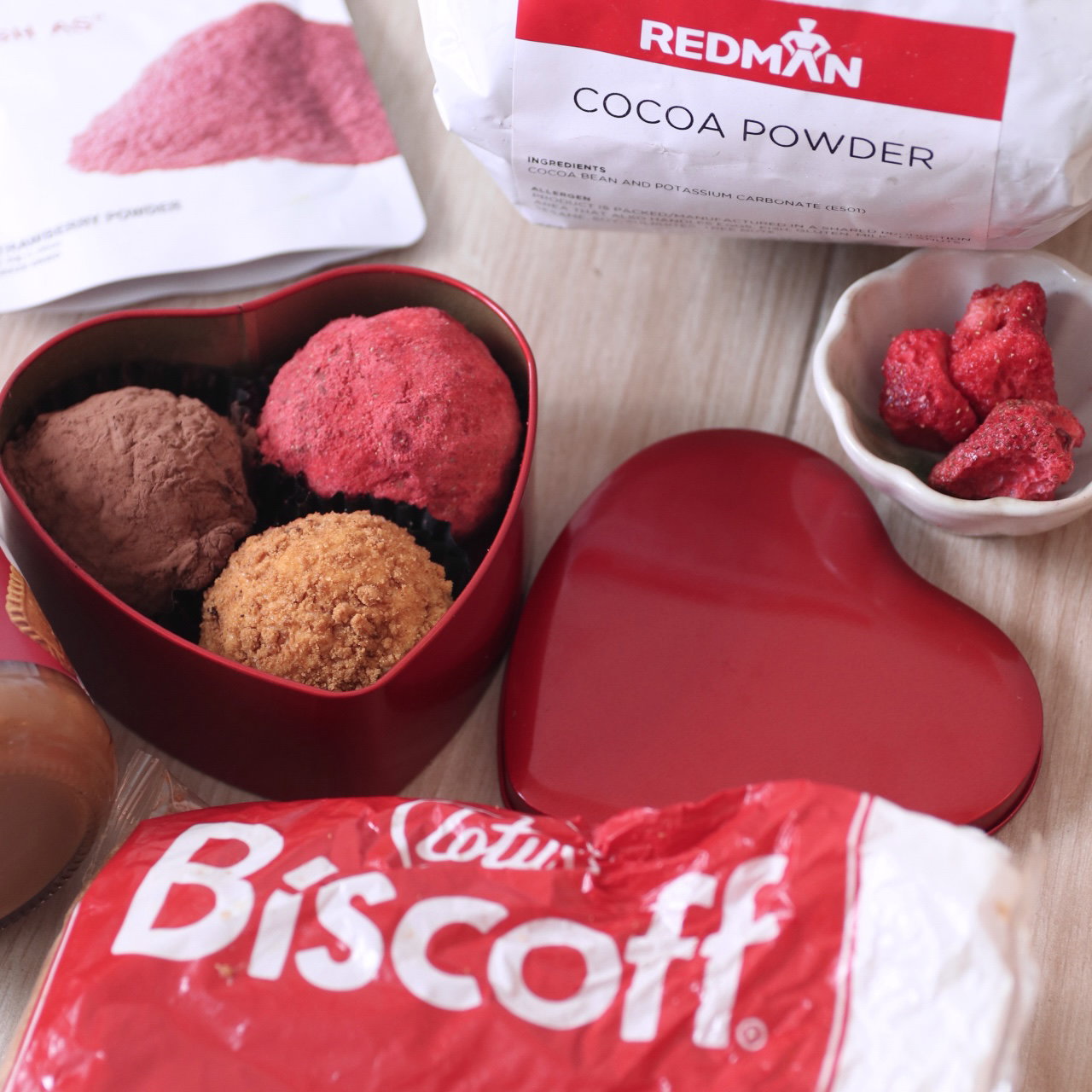 Heart Tin DCC set (1 OG, 1 Strawberry, 1 Biscoff)_5
