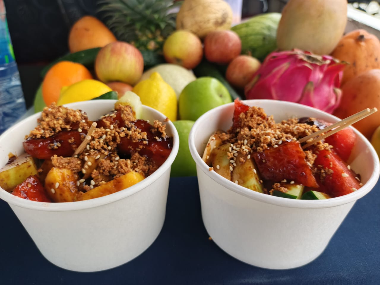 "Sejuk... Segar... Puas... Repeat lagi! ❤️"  Cuaca panas-panas begini, dapat sedut Ice Blended Mangga atau Jus Dragon Fruit yang pekat berkrim dari Babah Fresh memang layan! 🥤✨  Bukan tu jer, kita ada Rojak Buah & Buah Cucuk yang rangup dengan Kuah Petis yang pekat berkilat. Sekali makan, confirm tak cukup secucuk!  Antara Buah Pilihan Kami:  🍉 Tembikai Merah Menyala  🥭 Mangga Manis Melekit  🍇 Dragon Fruit Segar  🍍 Nenas, Oren, Honeydew & Epal Hijau!  Tunggu apa lagi? Tekan link di bawah, abang rider Dolphin Delivery hantar terus sampai depan pintu rumah anda! 👇  👉 KLIK SINI UNTUK ORDER: https://take.app/id/dolphinfooddelivery_1