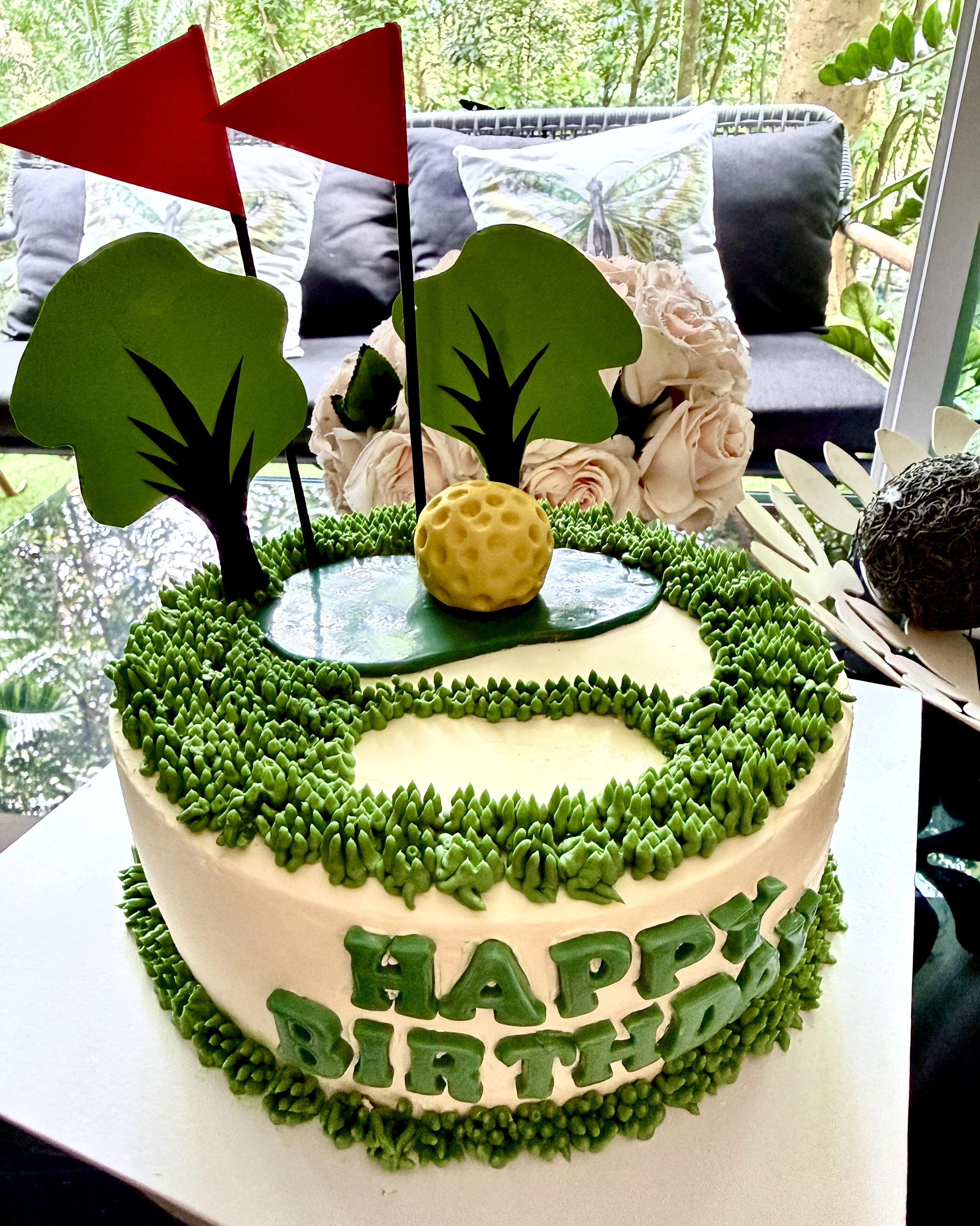 Custom made cake _0