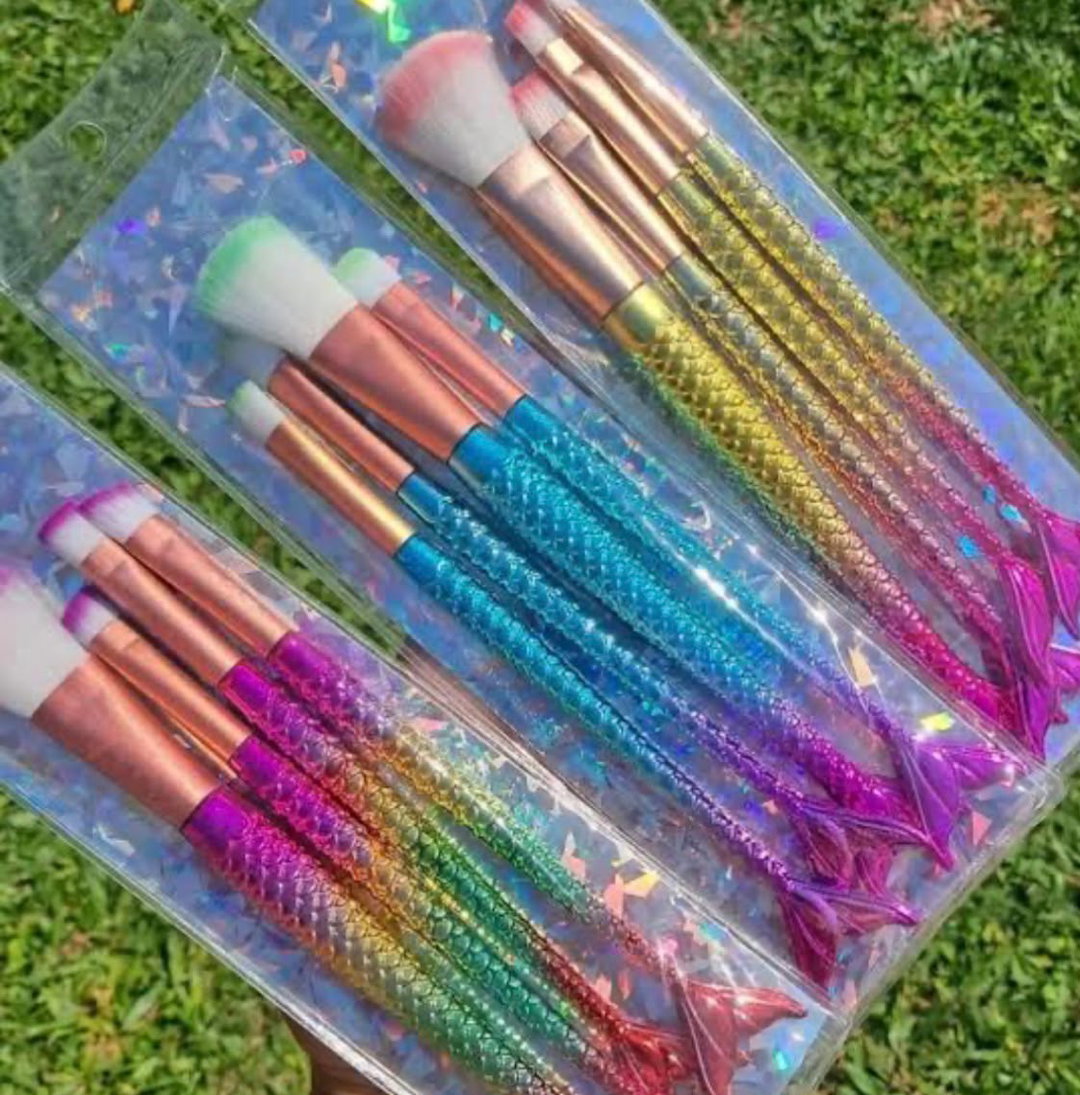 Fish Tail Design Makeup Brush