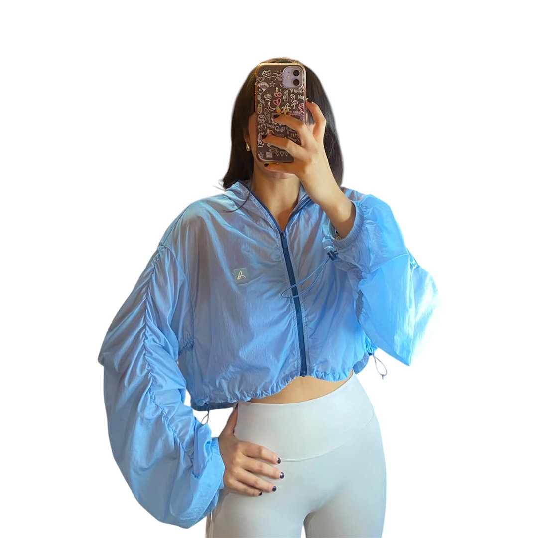 Chaqueta azul cortavientos corta