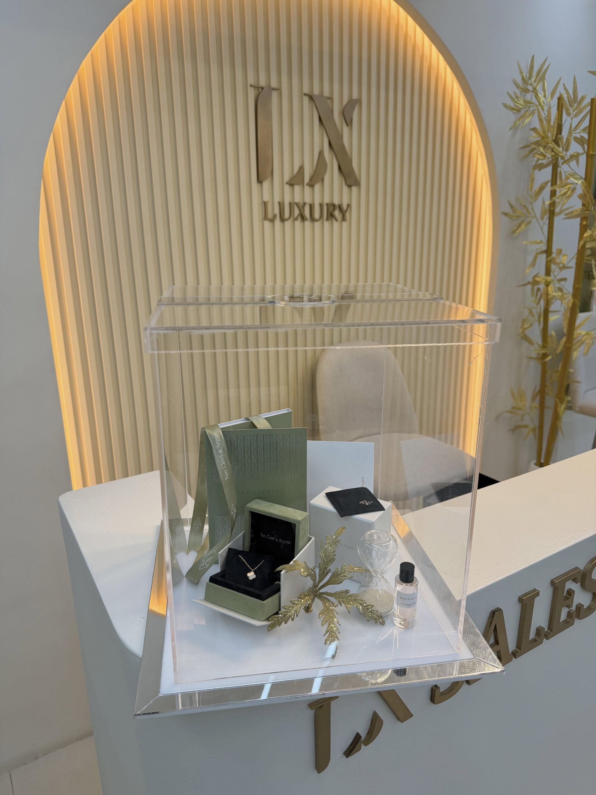 Colar Van cleef sweet Alhambra mother of pearl _0