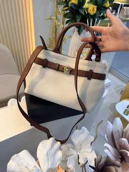 Bolsa Versace raffia ss26