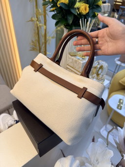 Bolsa Versace raffia ss26