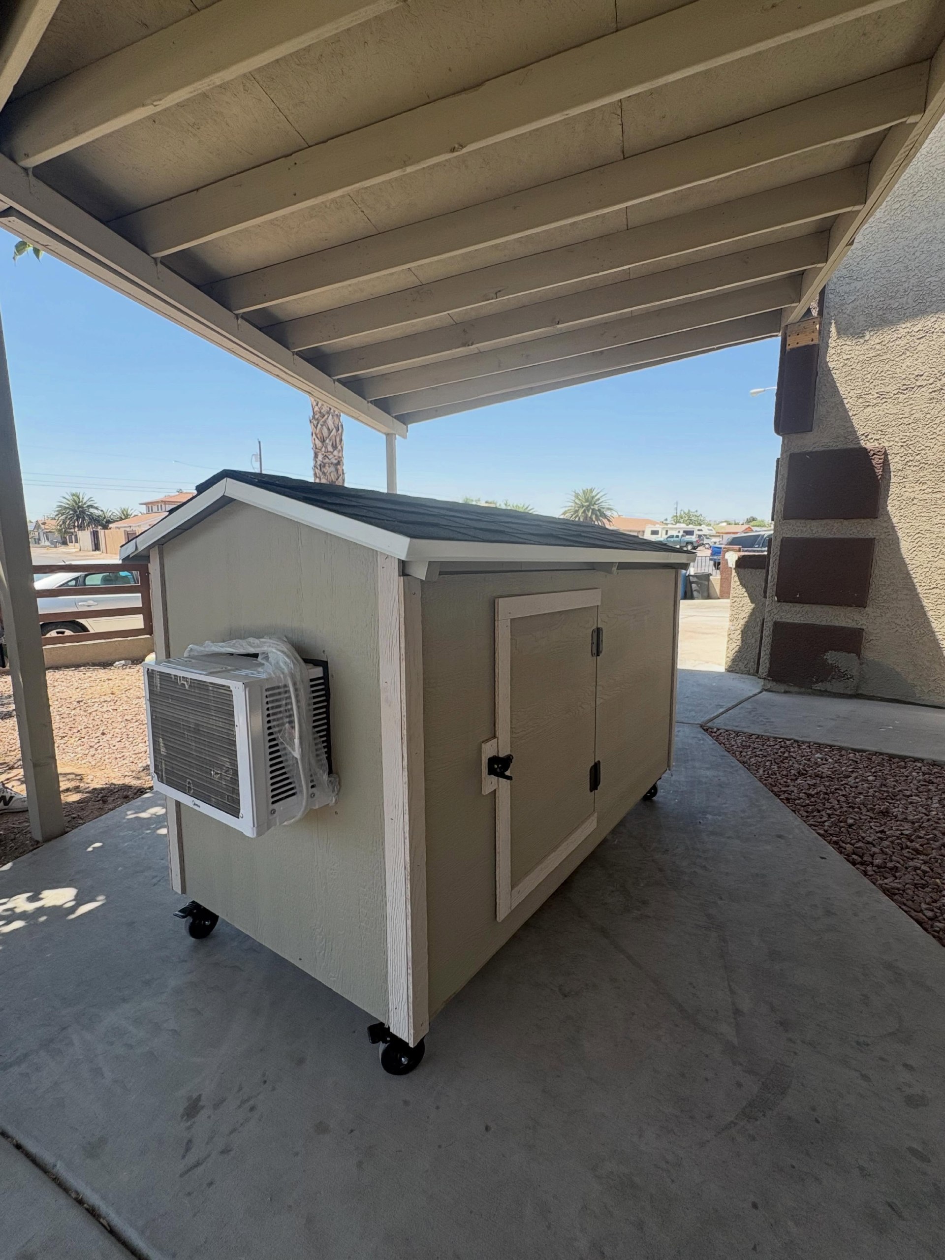 Exotic dog house_3