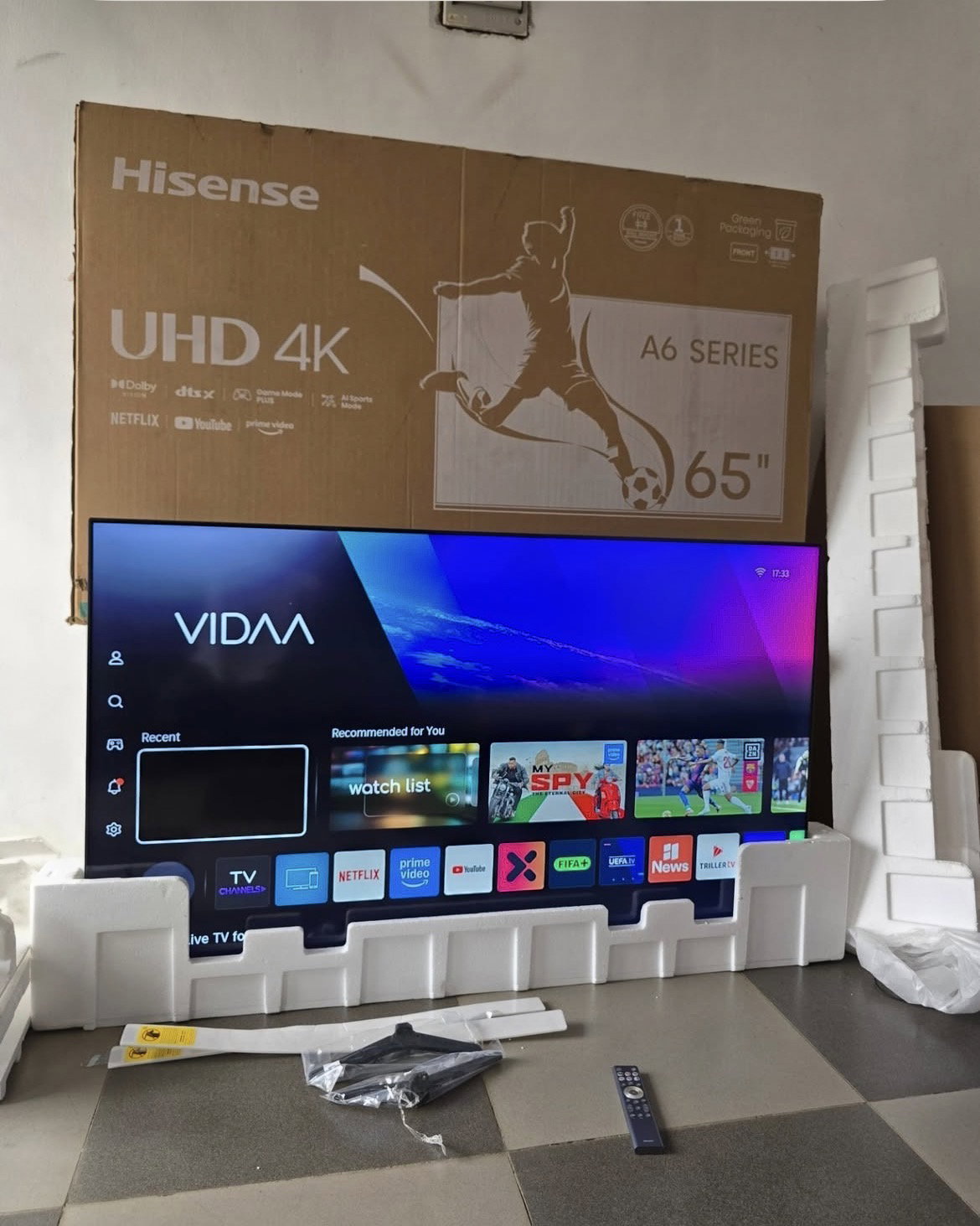 Hisense smart tv 65”_1