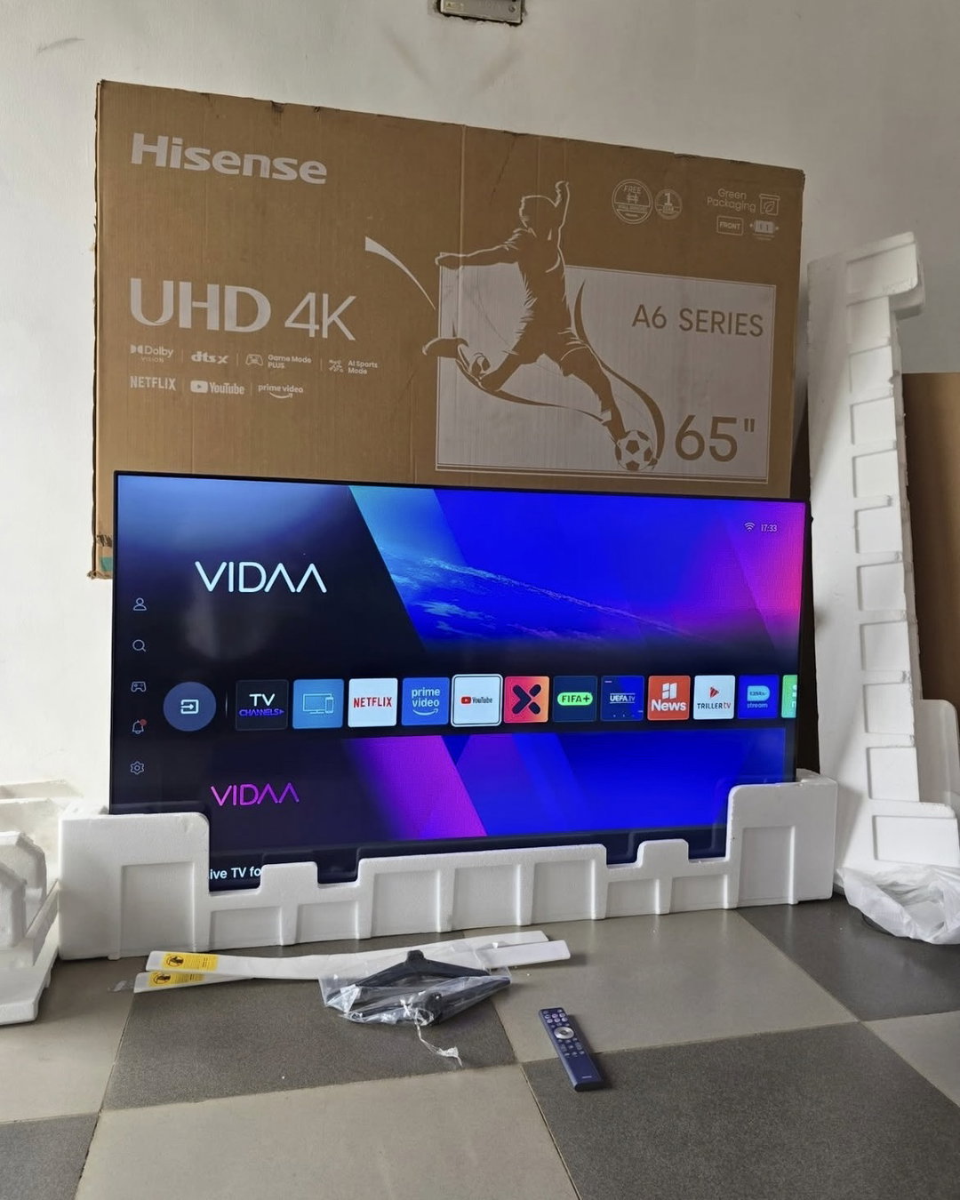 Hisense smart tv 65”