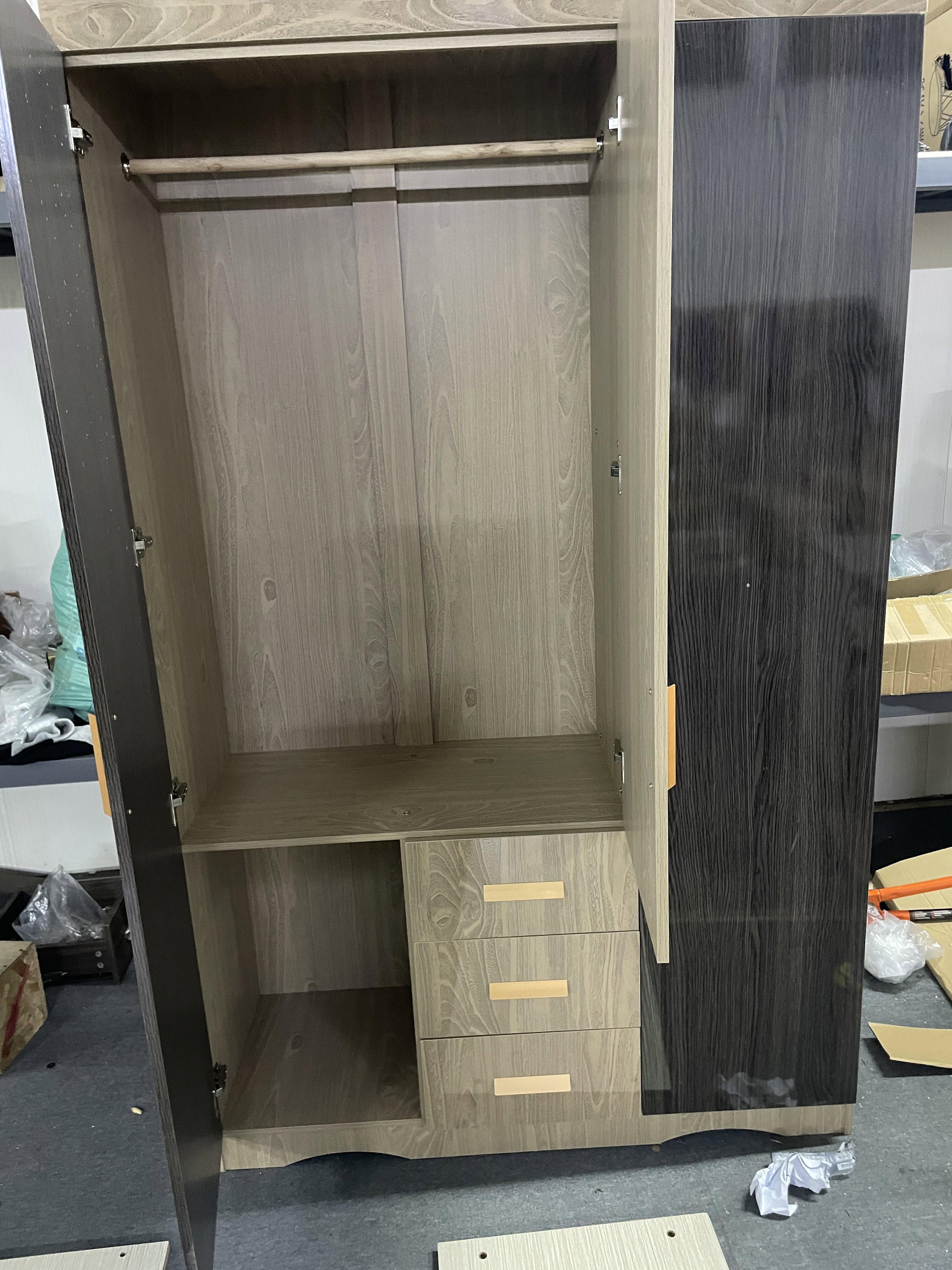 Premium 3 Door wardrobe with mirror _1