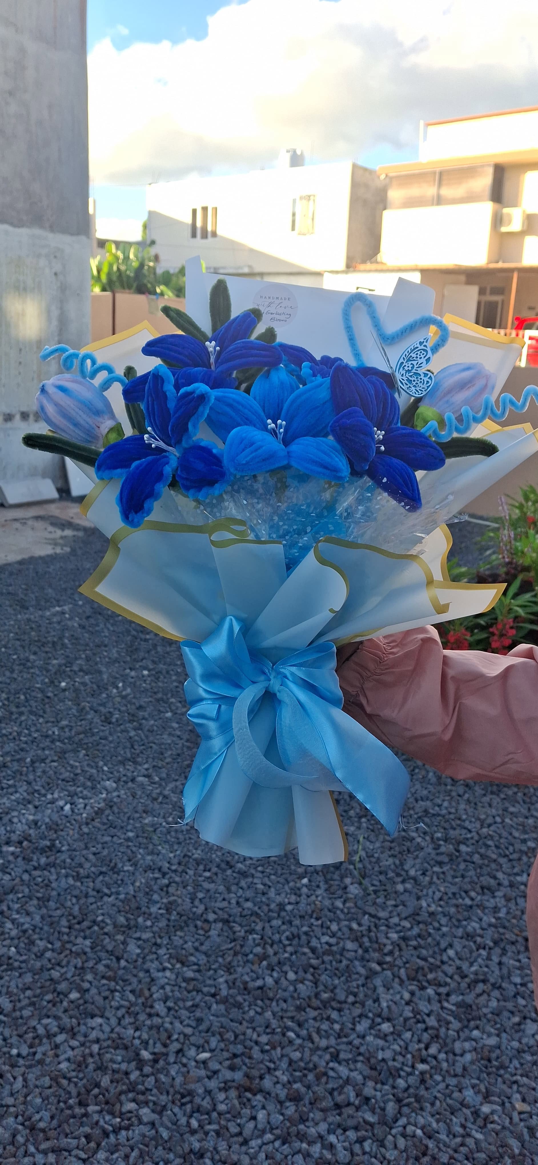 Blue floral bouquet_0