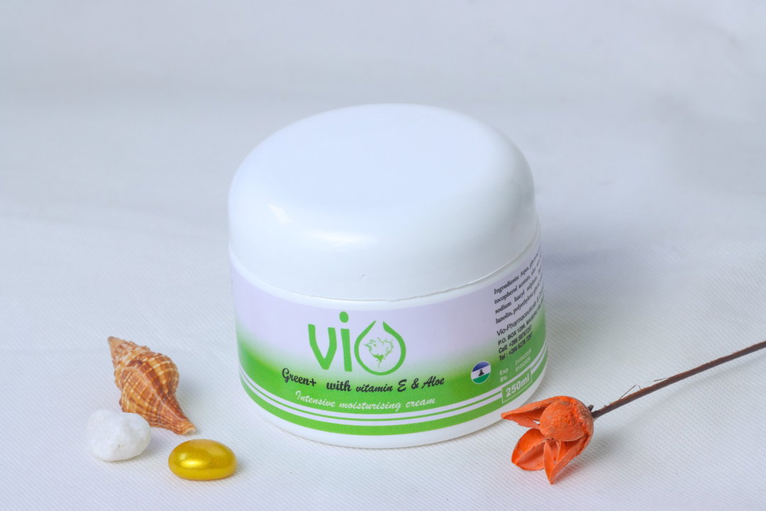 Vio-Green+ Hand and Body Cream 250ml