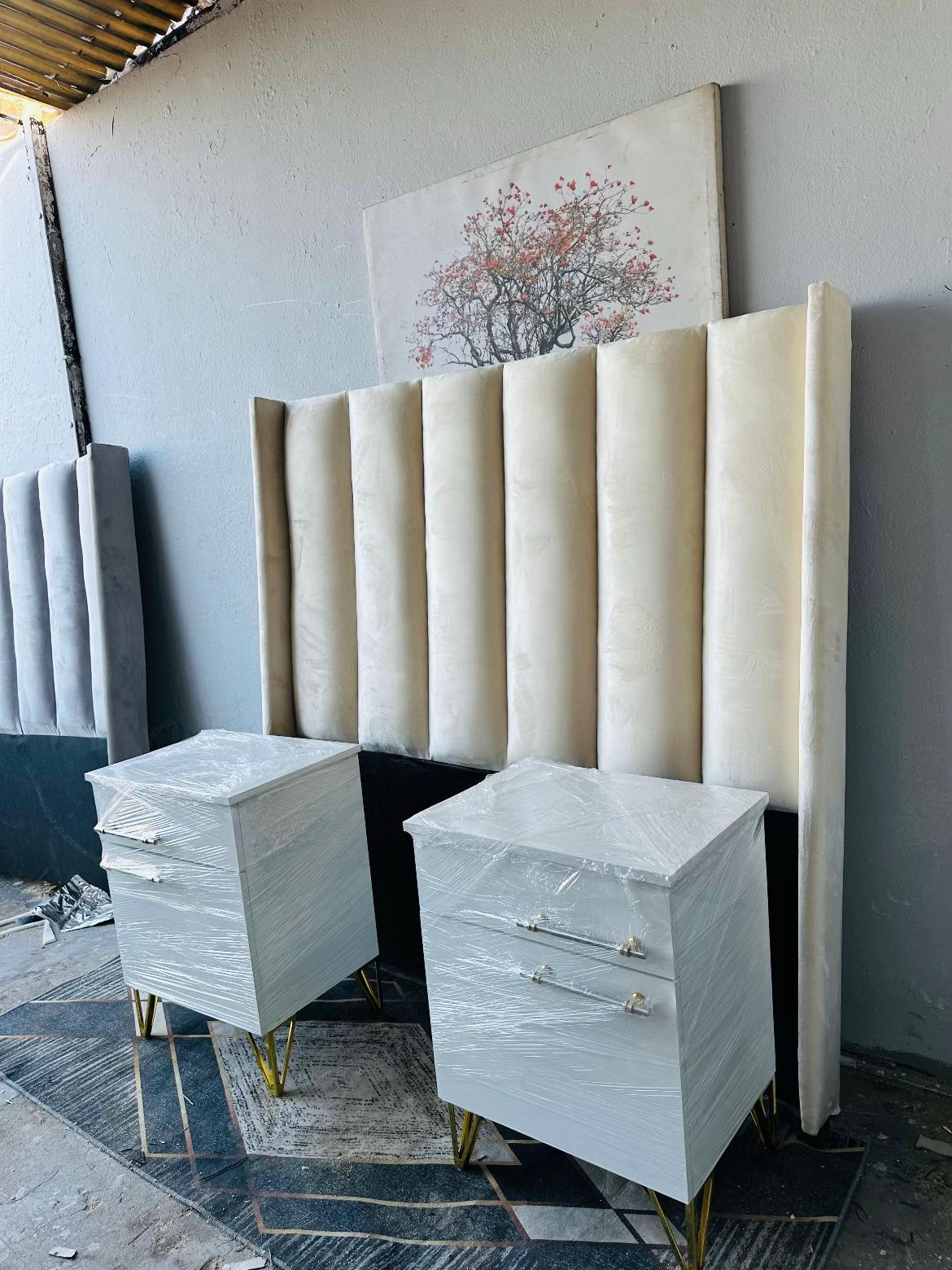 Headboard and pedestals for Double size_9
