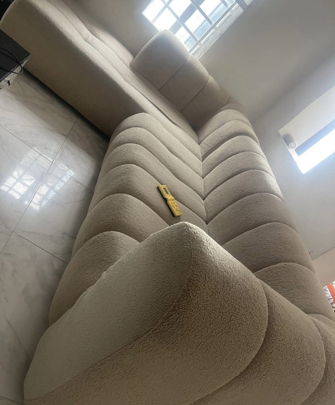 BOUCLE L SHAPE COUCH