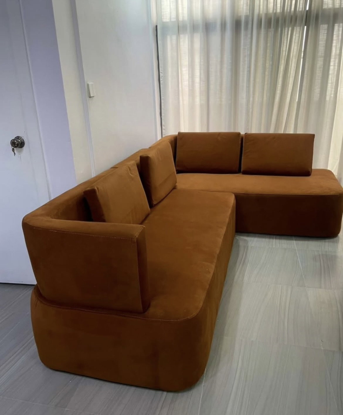L SHAPE COUCH_1