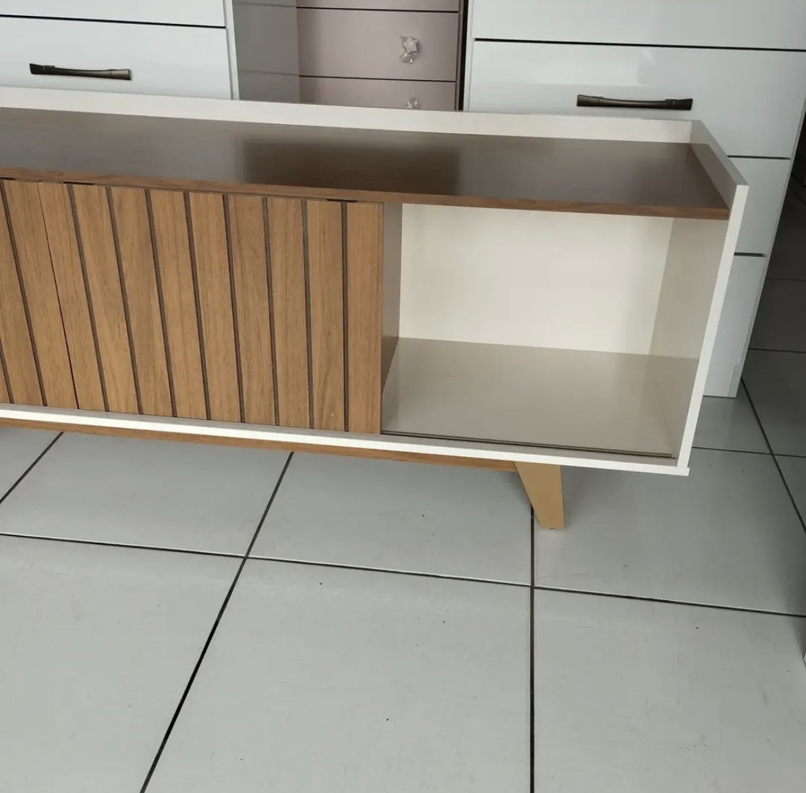 Tv stand_3