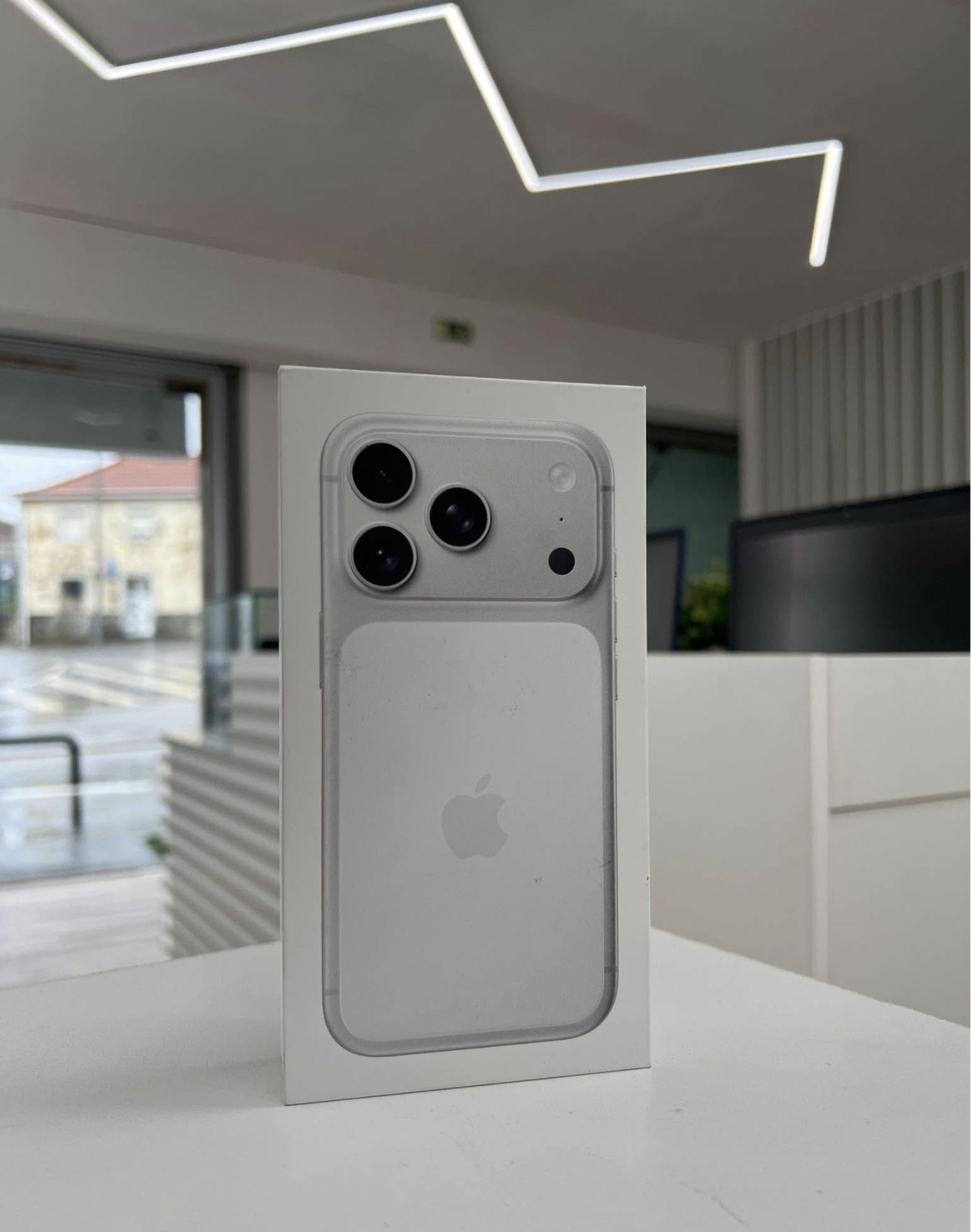 iPhone 17 pro _0