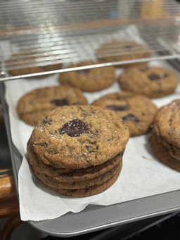 Himalayan Salt & Dark Chocolate Chunk Cookie 