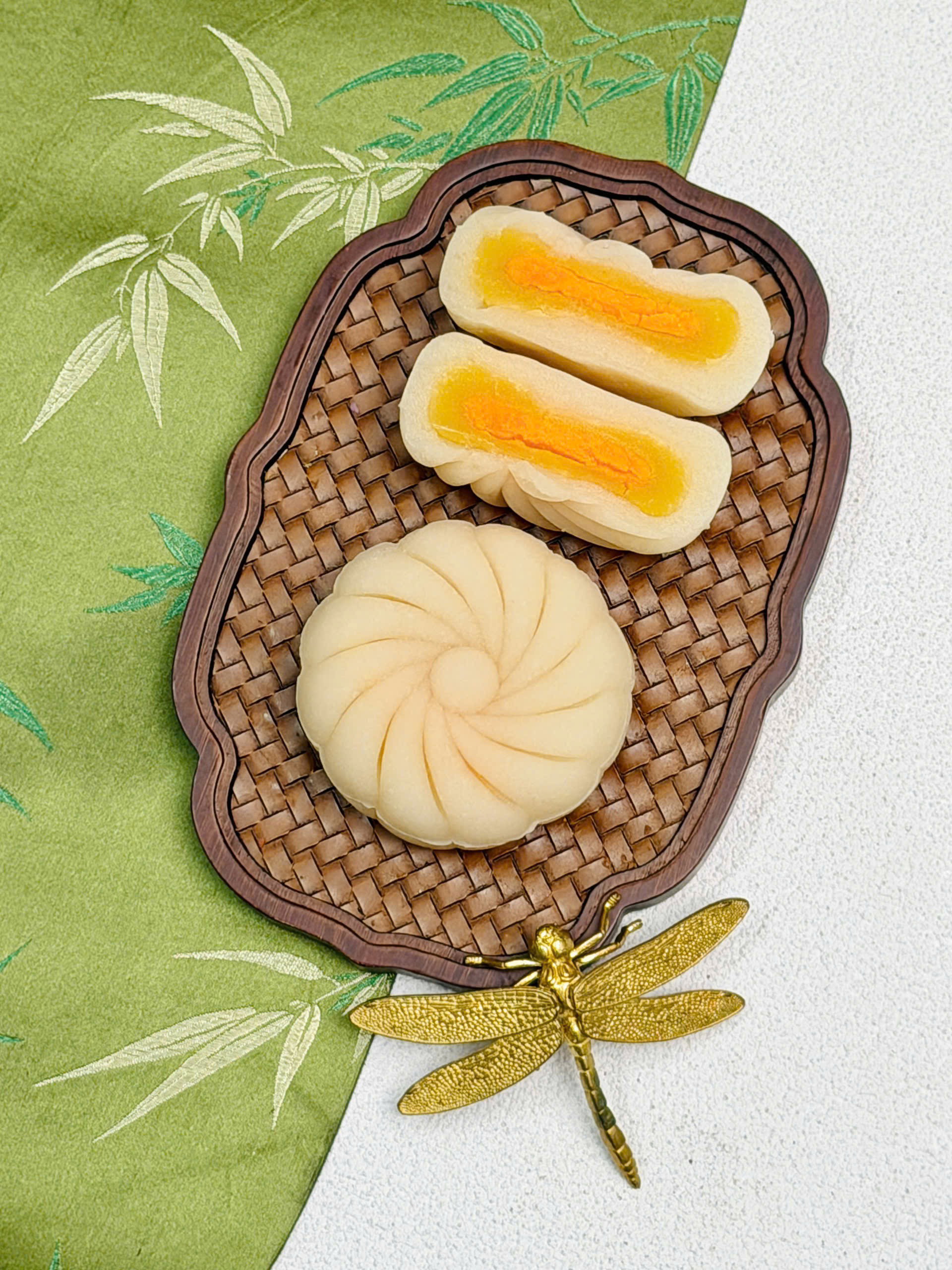 Bánh Dẻo Đậu Xanh Trứng Muối Hoàng Kim 150gr_0