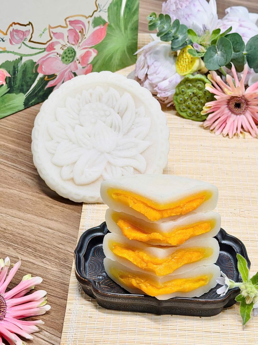 Bánh Dẻo Đậu Xanh Trứng Muối Hoàng Kim 320gr