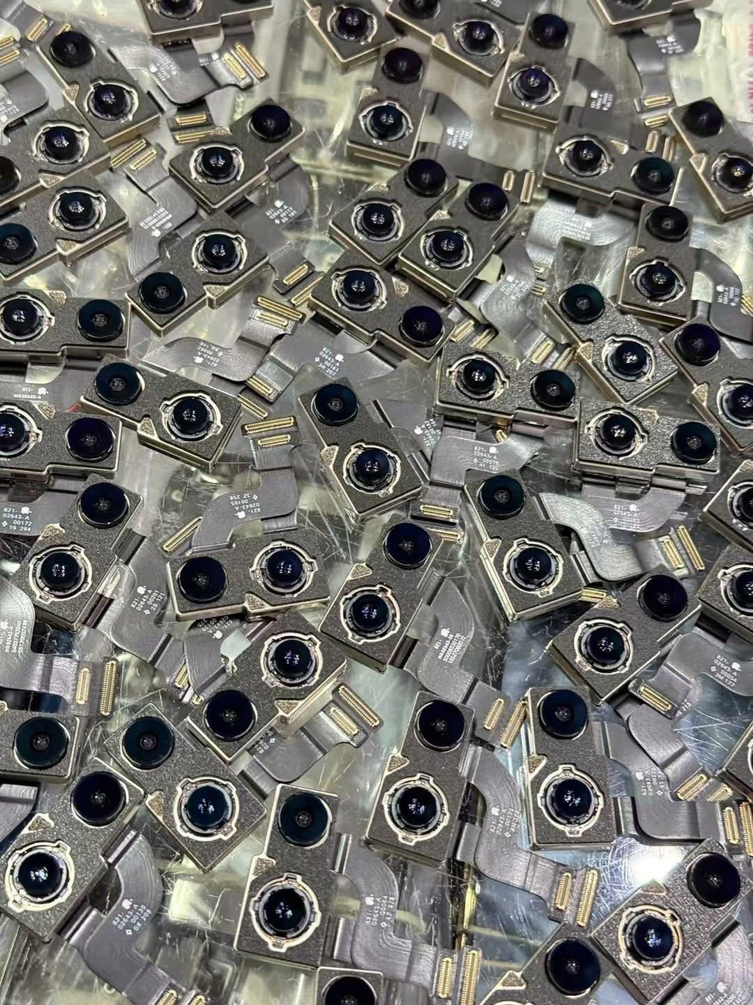 IPHONES MACBOOK IPADS AND LAPTOPS REPAIR SALE AND SUPPLY _7