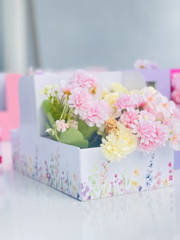Flower/Cake Bento Box