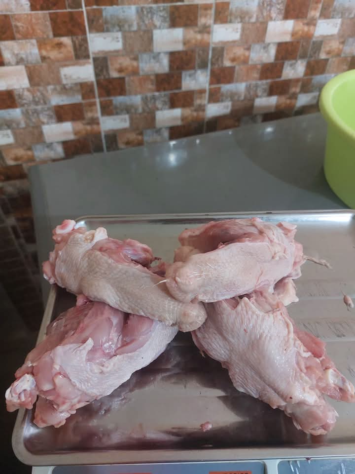 Carcasse de poulet de chair local_0