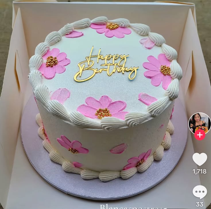 Creamy Elegance Standard Cakes_4