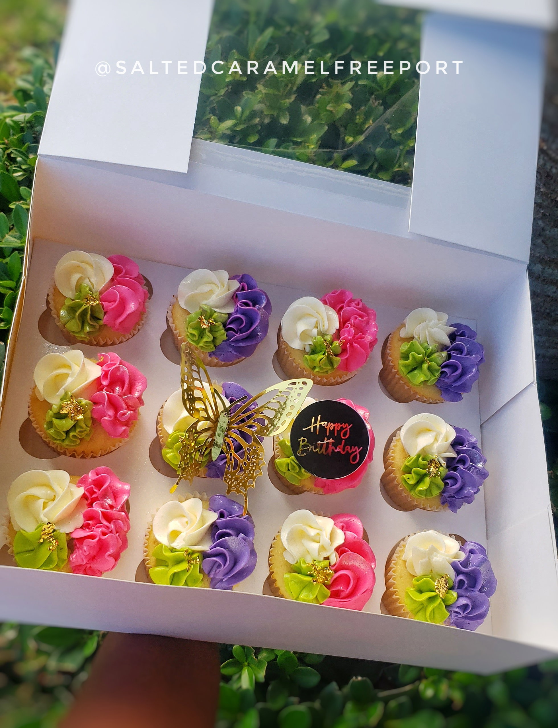 Cupcakes (Per dozen)_10