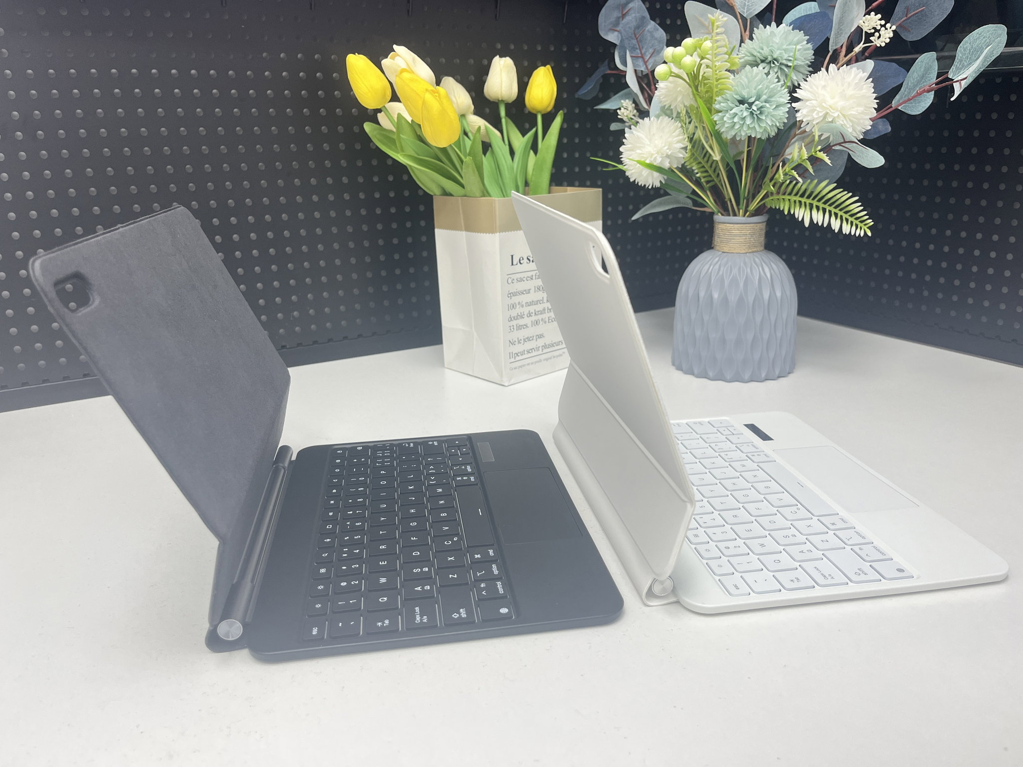 iPad 11th A16 and Apple iPad 10th Generation Magic Keyboard_6