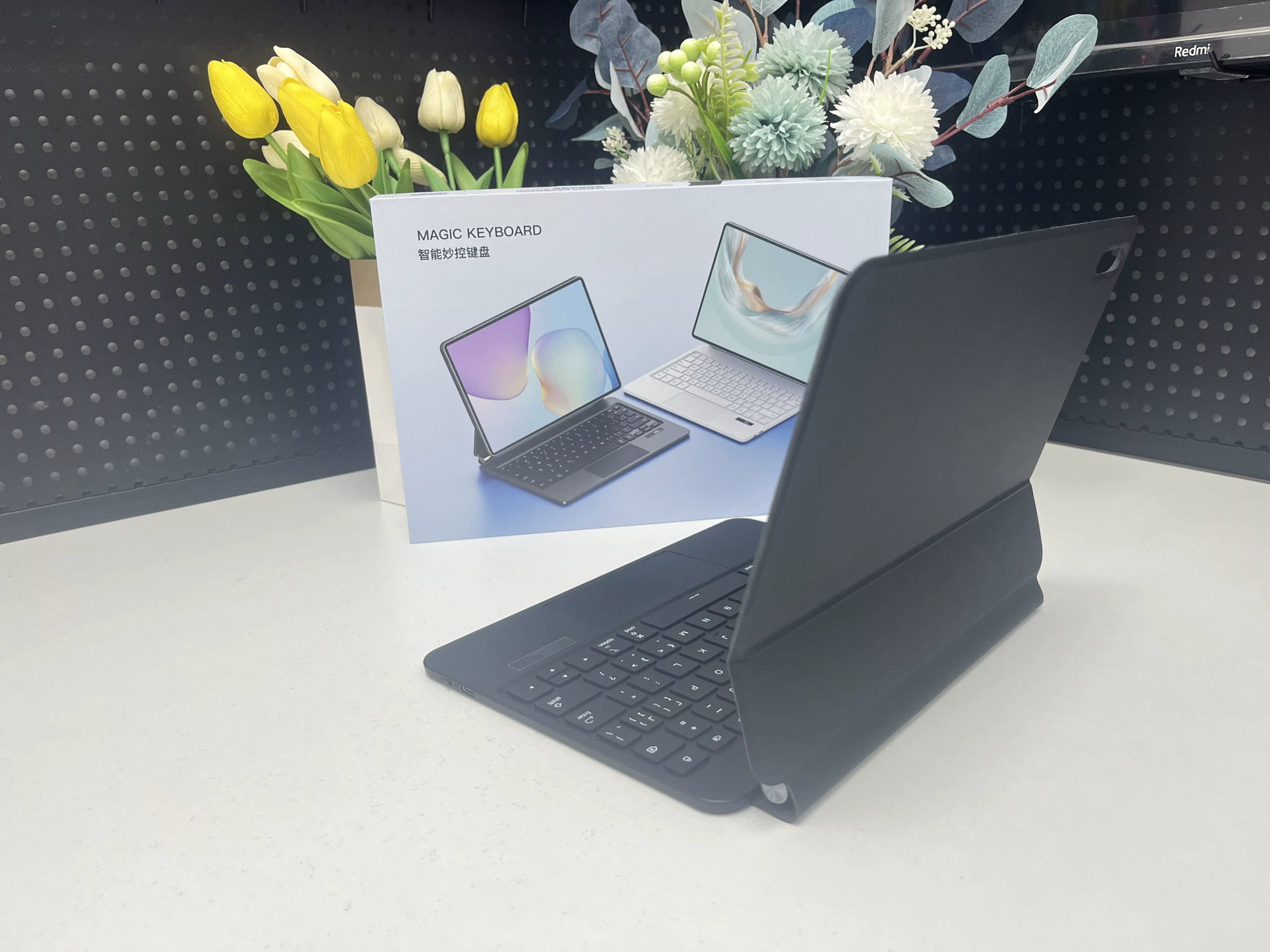 iPad 11th A16 and Apple iPad 10th Generation Magic Keyboard_2