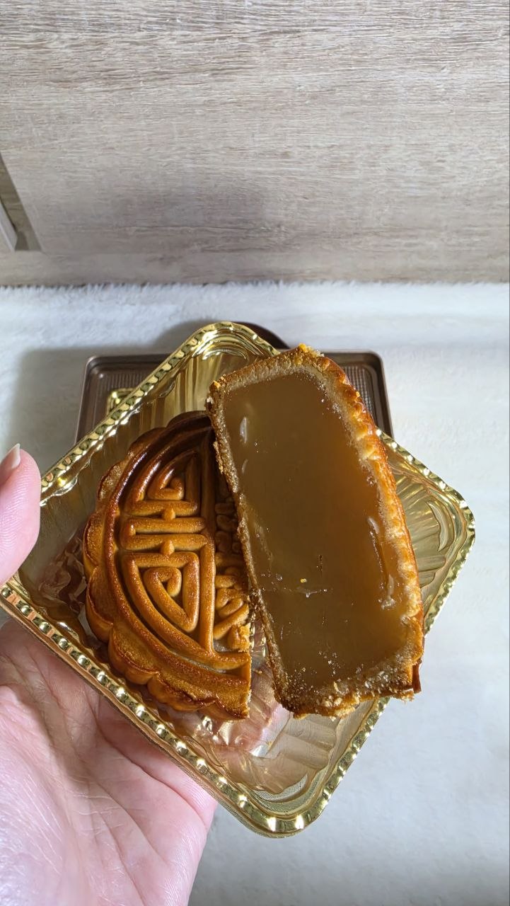 Traditional Baked Skin White Lotus Mooncake _3