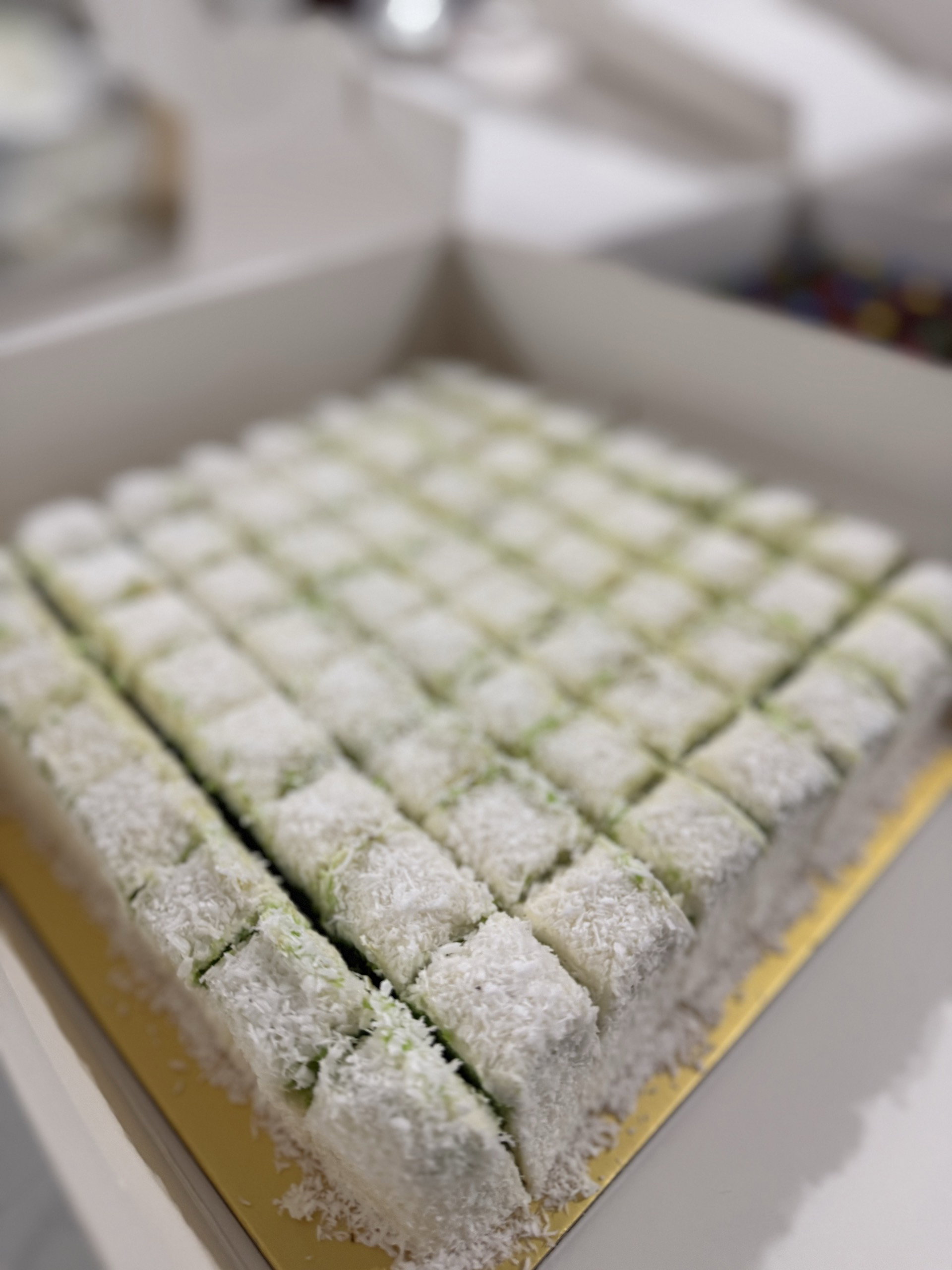 Ondeh-Ondeh Cake Bites (64pcs)_0