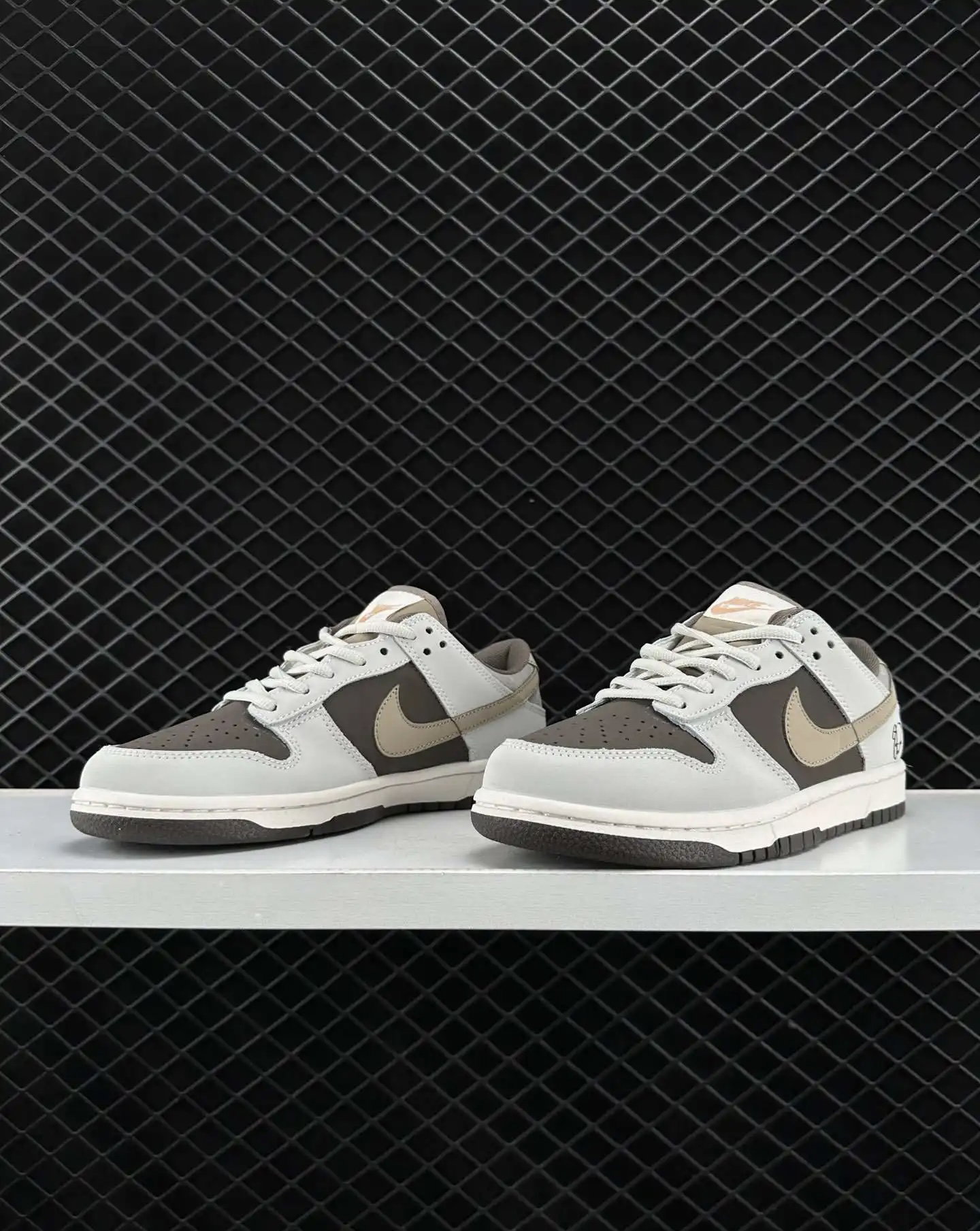 NIKE SB DUNK LOW “Inspired by Otomo Katsuhiro”_2